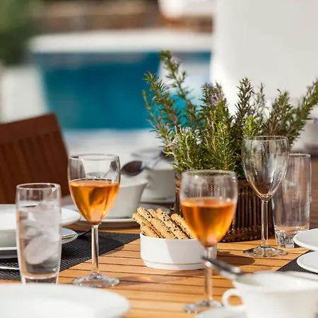 Excellent Mykonos Psarrou Epsilon 4 Bedrooms Stunning Sea Views Psarrou וילה *