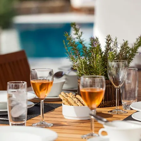 Excellent Mykonos Psarrou Epsilon 4 Bedrooms Stunning Sea Views Psarrou וילה *